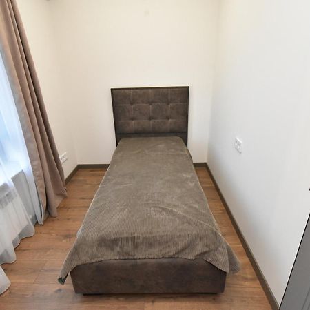 Beautiful Apartment Near The Republic Square Erevan Esterno foto